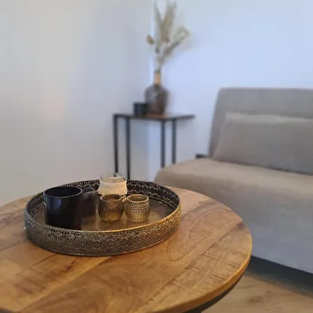 The Tulip Julia * יוליאנאדורפ